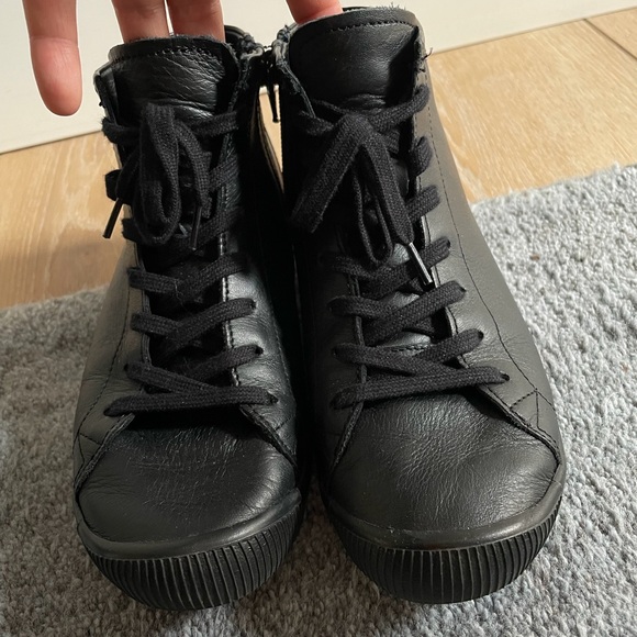 Softino’s Black high top sneakers very soft leather - Picture 2 of 7